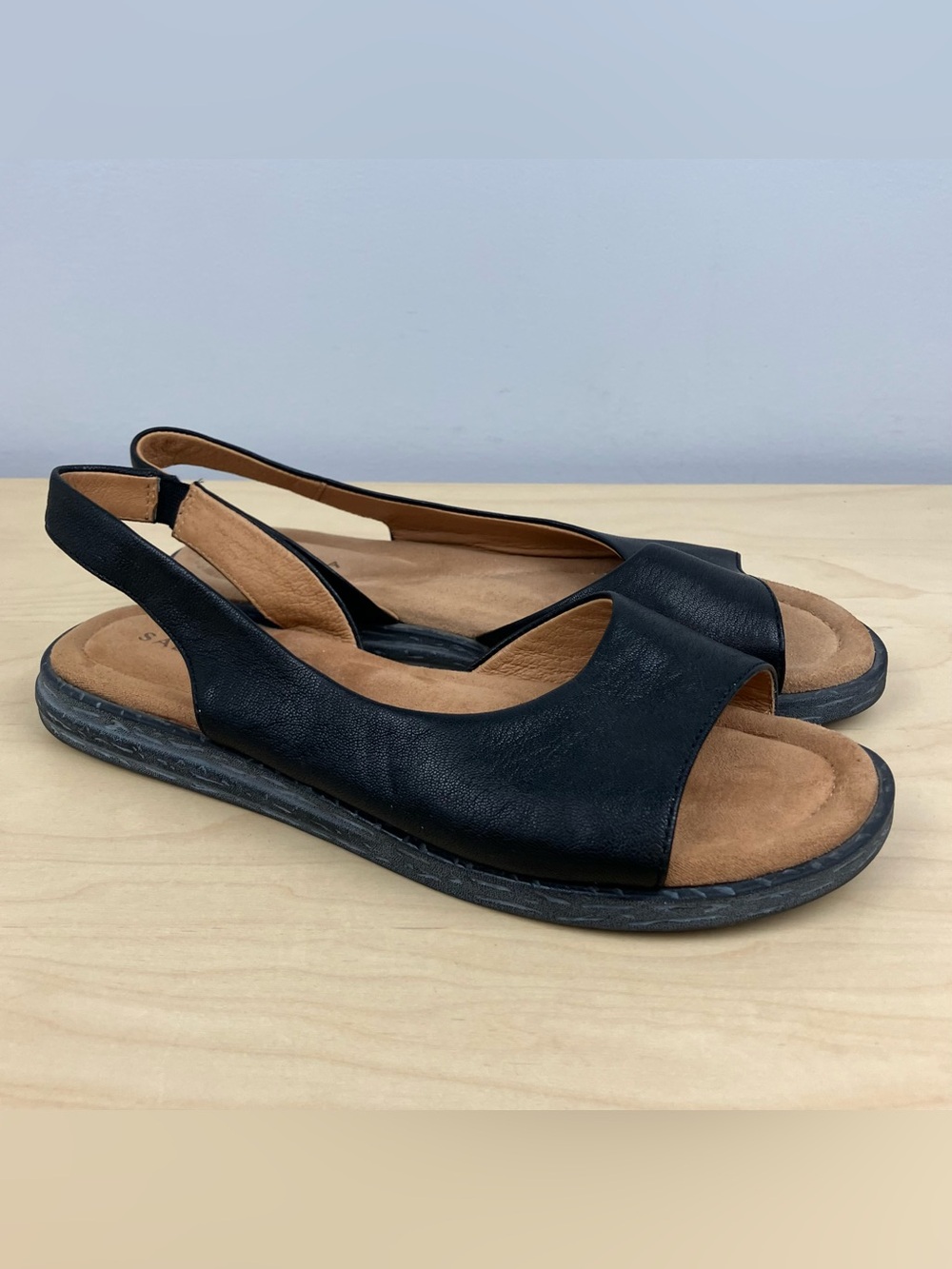 Salvia Women’s Size 37 / 6.5 Black Leather Slingback Sandals Flats